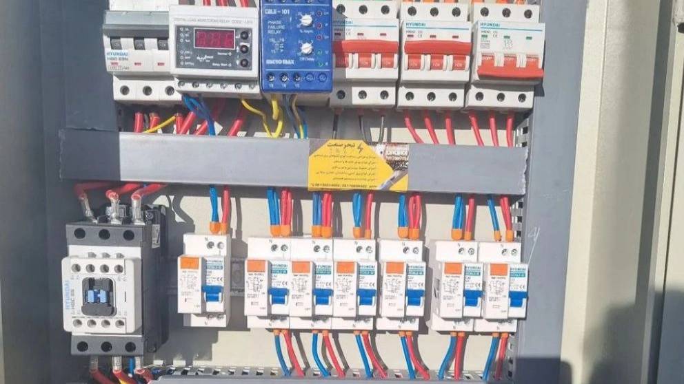 تابلو برق های تبحر صنعت